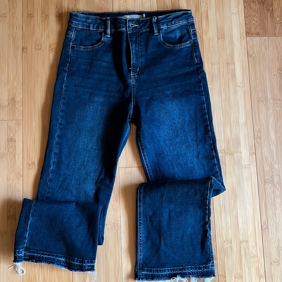 Dark wash jeans by Tractr, size 4/27. No distressing just a nice pair of jeans! - Picture 1 of 5